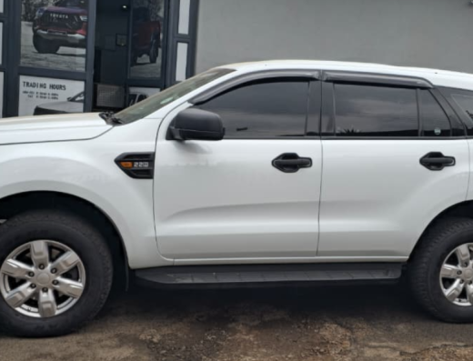 2016 Ford Everest