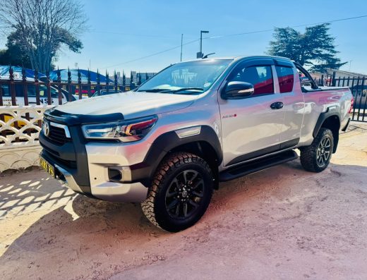 2022 Toyota Hilux 2.8GD-6 Extra Cab Legend 4×4.
