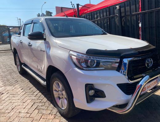 TOYOTA HILUX 2.4 4X2 GD-6 DOUBLE CAB