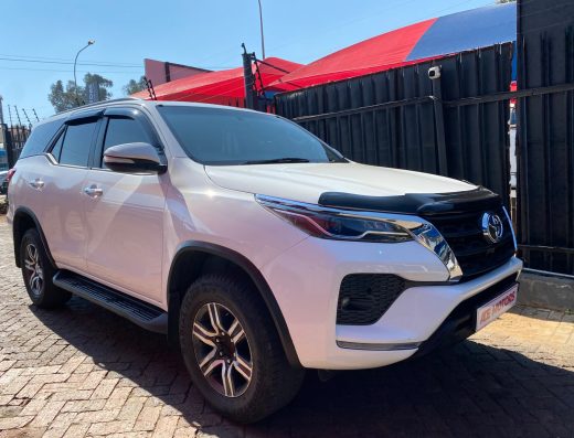 TOYOTA FORTUNER 2.4 4X2 GD-6