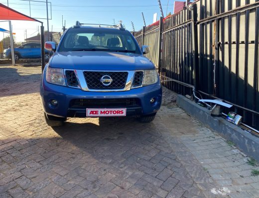 NISSAN NAVARA 2.5 4X2 DOUBLE CAB25