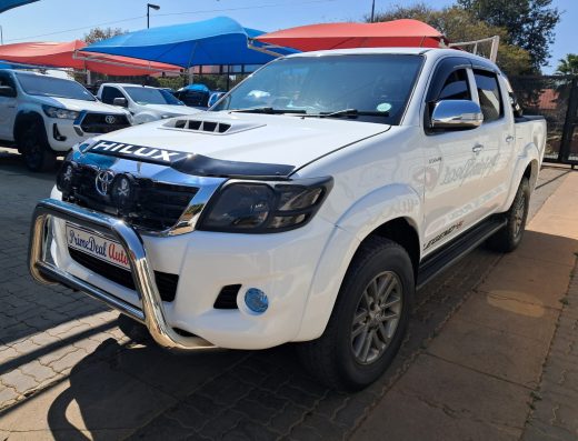 2014 TOYOTA HILUX 3.0 D-4D DOUBLE CAB 4×4 Auto