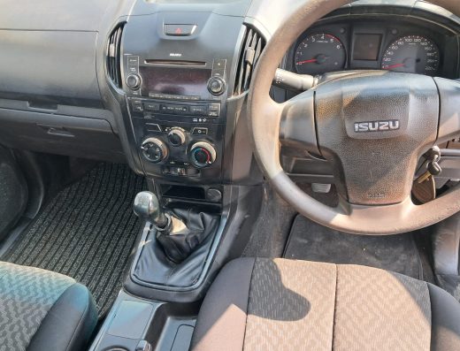 2015 ISUZU KB 300 SINGLE CAB 4×2 MANUAL