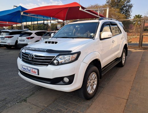 2013 TOYOTA FORTUNER 3.0 D-4D 4×4 MANUAL