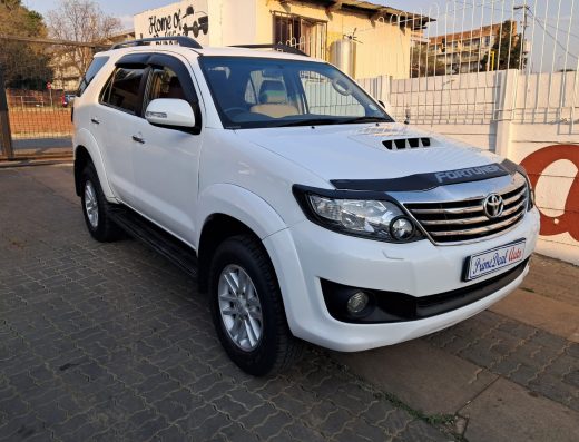 2013 TOYOTA FORTUNER 3.0 D-4D 4×4 MANUAL